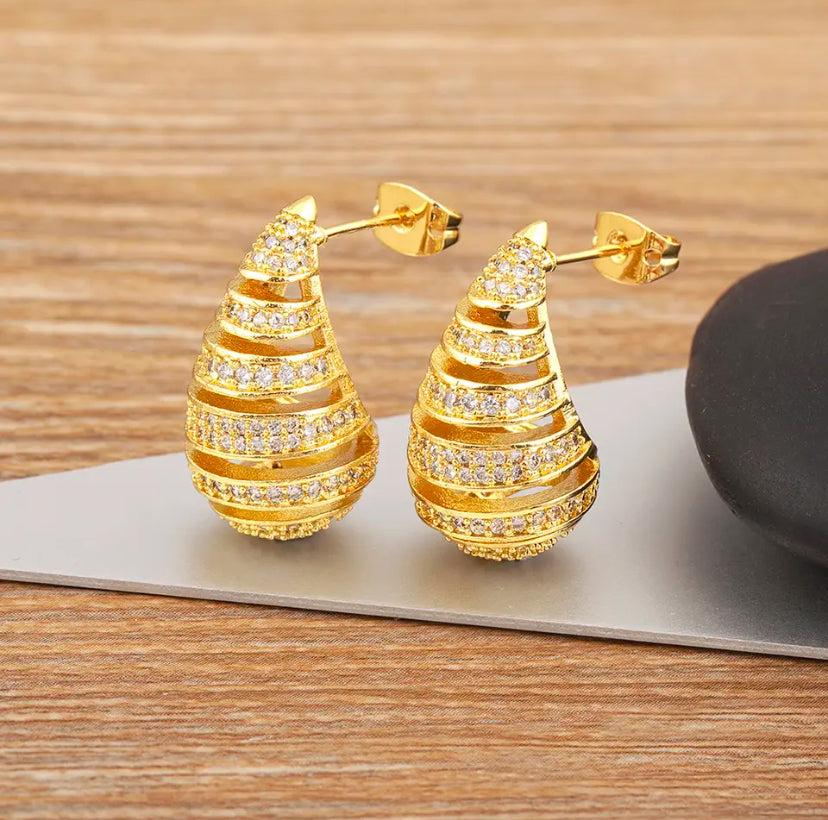 Aretes Gota Caracol Dorado Loving Me