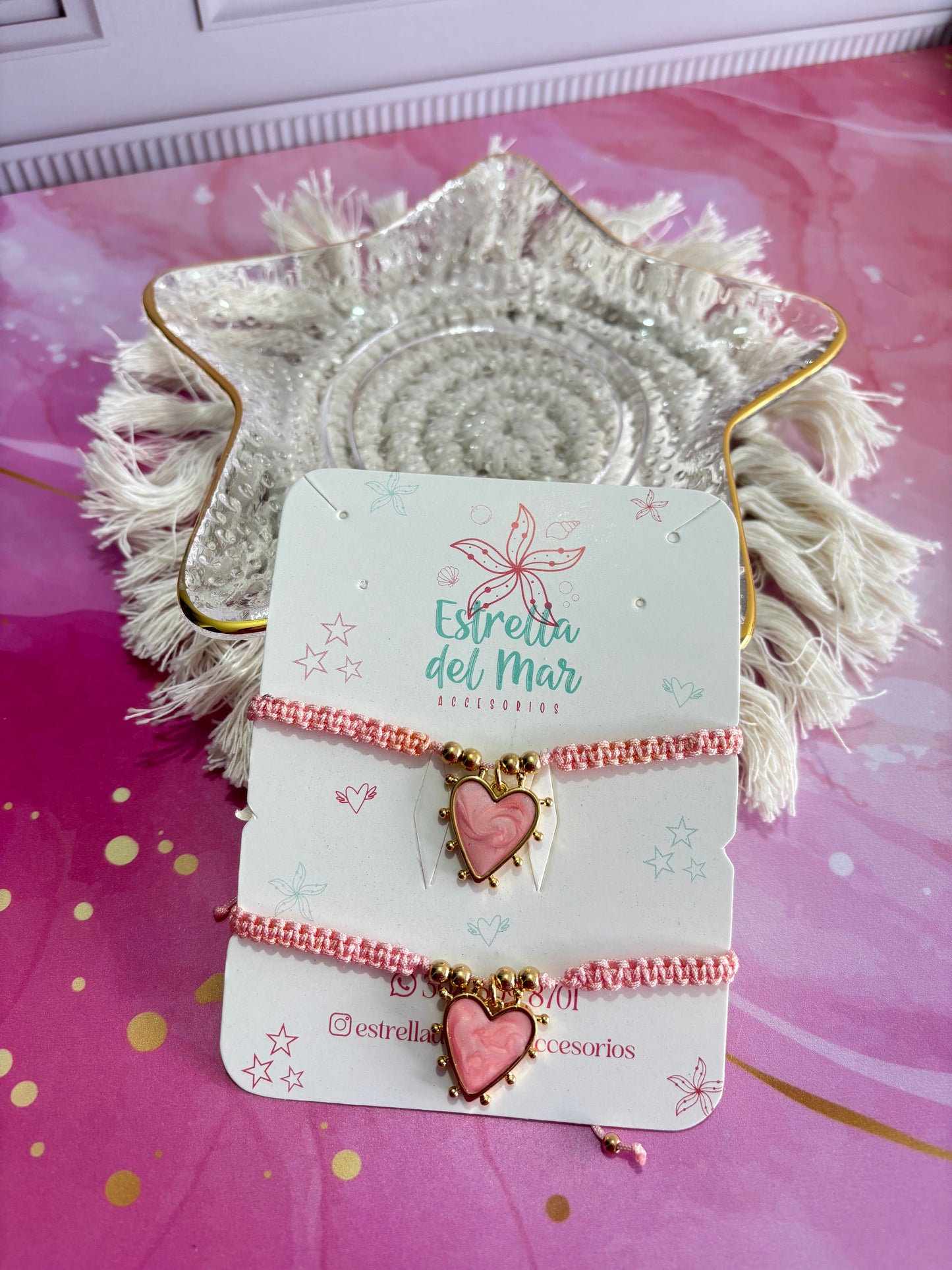 Pulsera Hilo Corazón Rosada