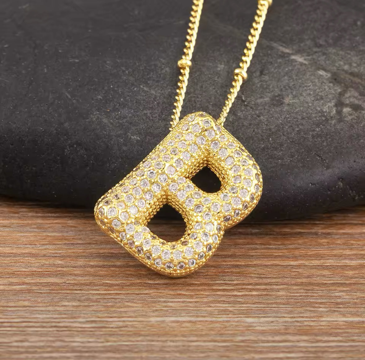 Collar Letra B Circones