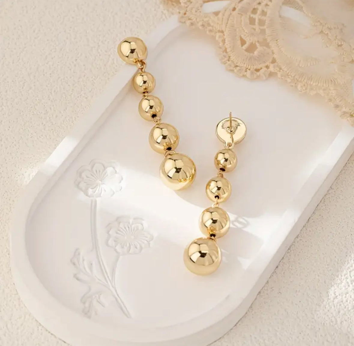 Aretes Balines Largos Dorados