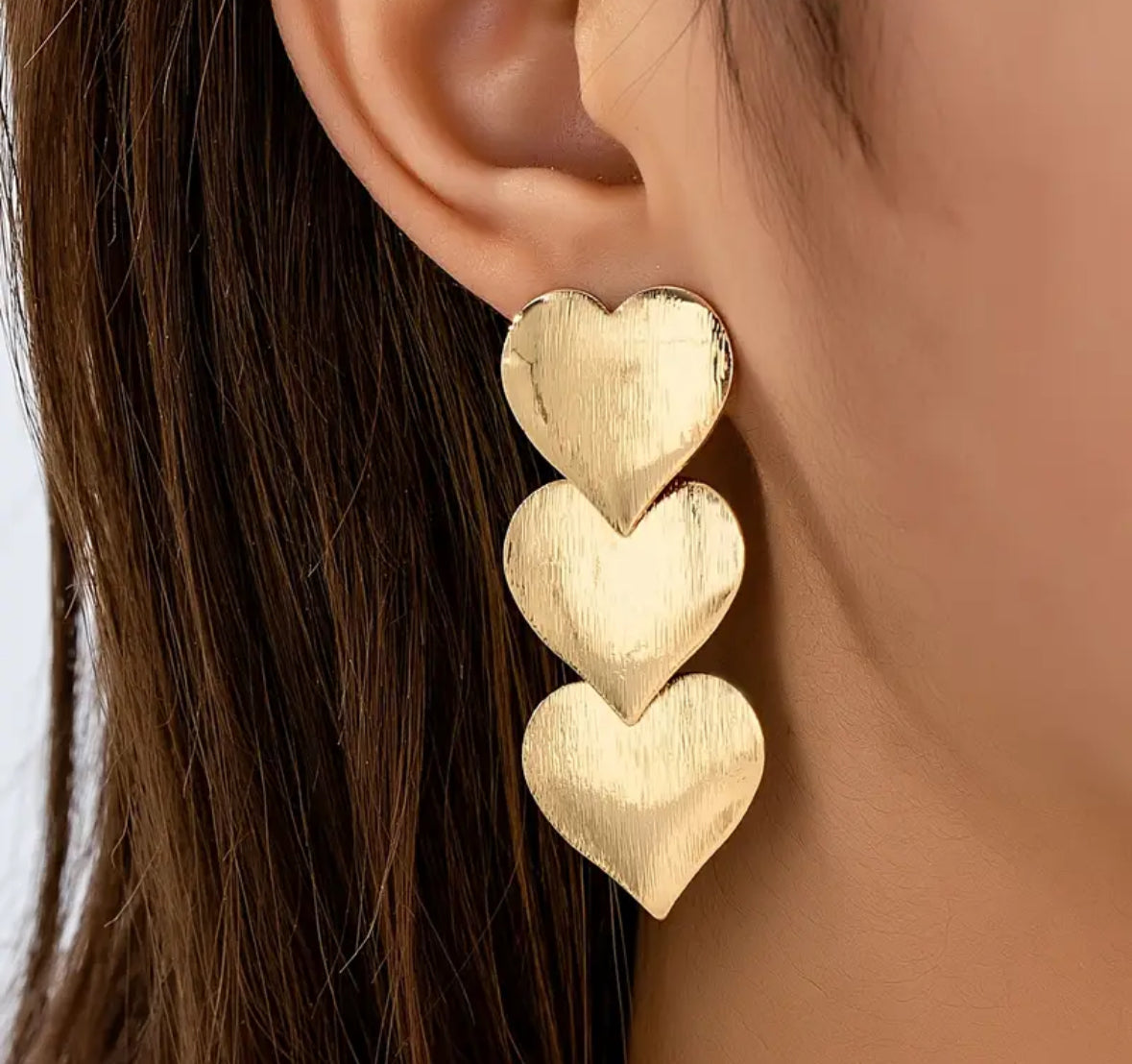 Aretes Corazones Dorados Largos