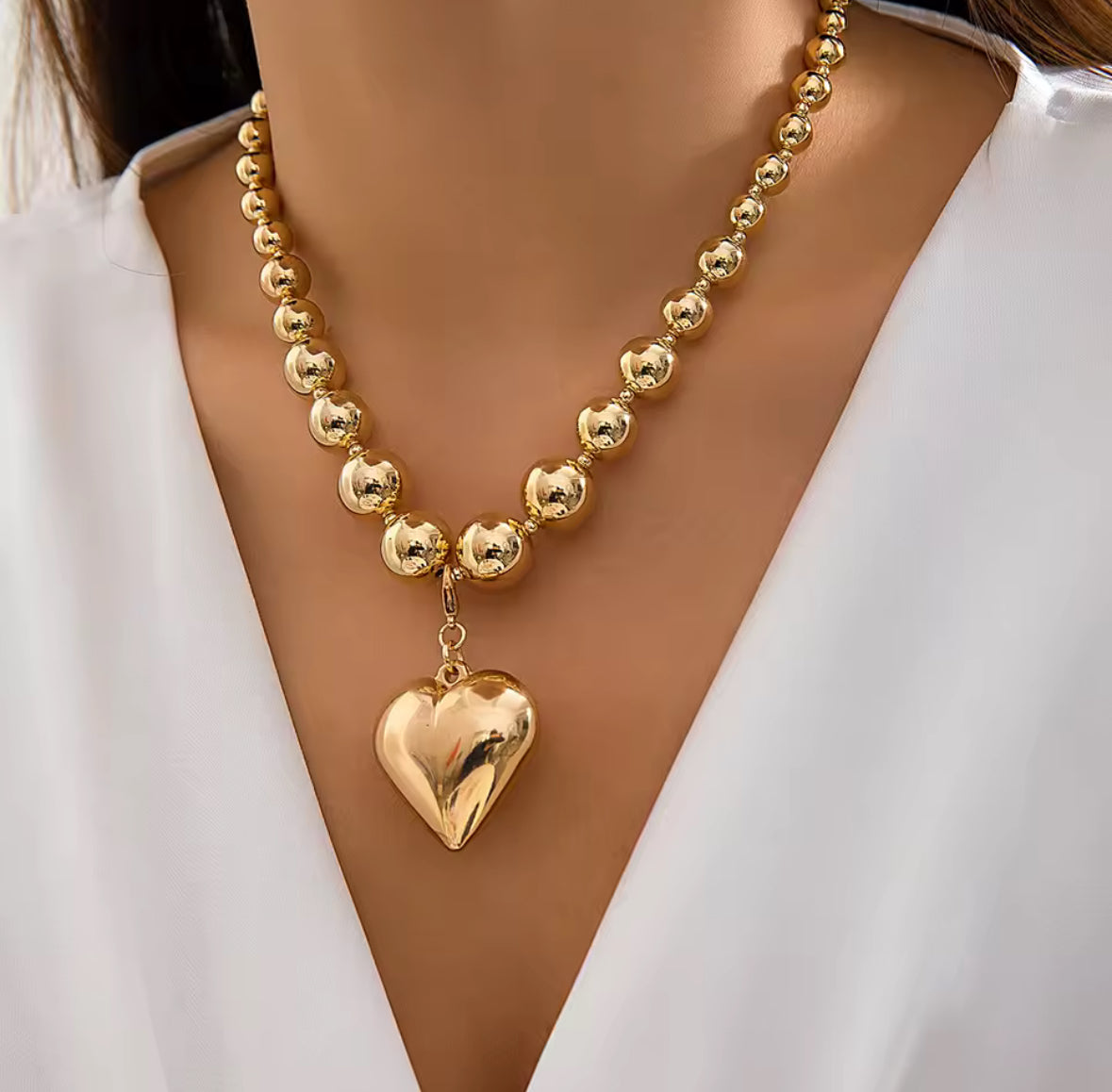 Collar Balines Corazón Dorado