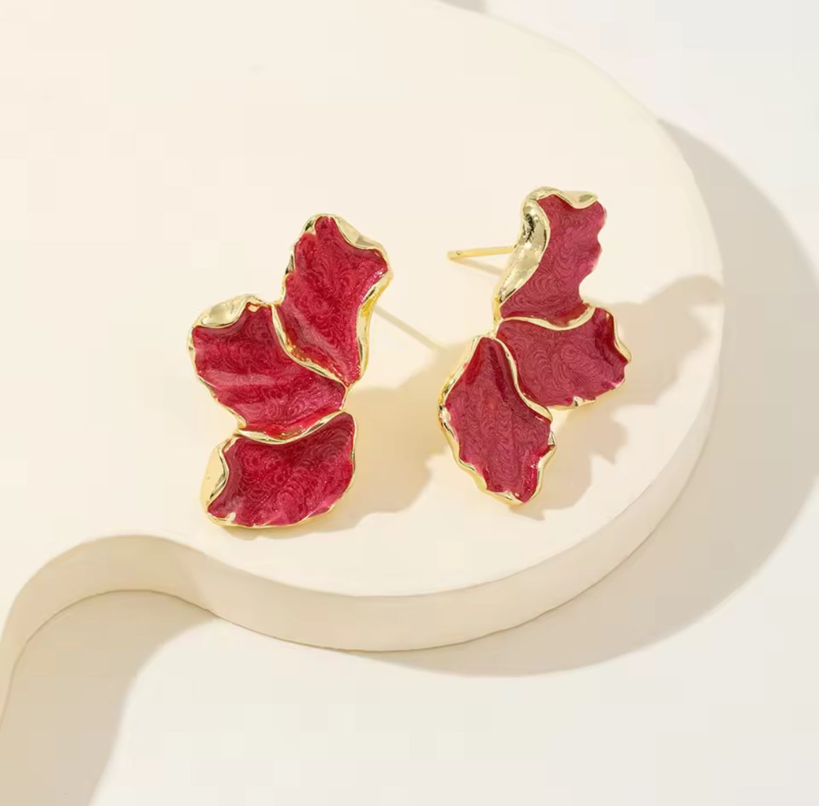 Aretes Medio Pétalo Rojo