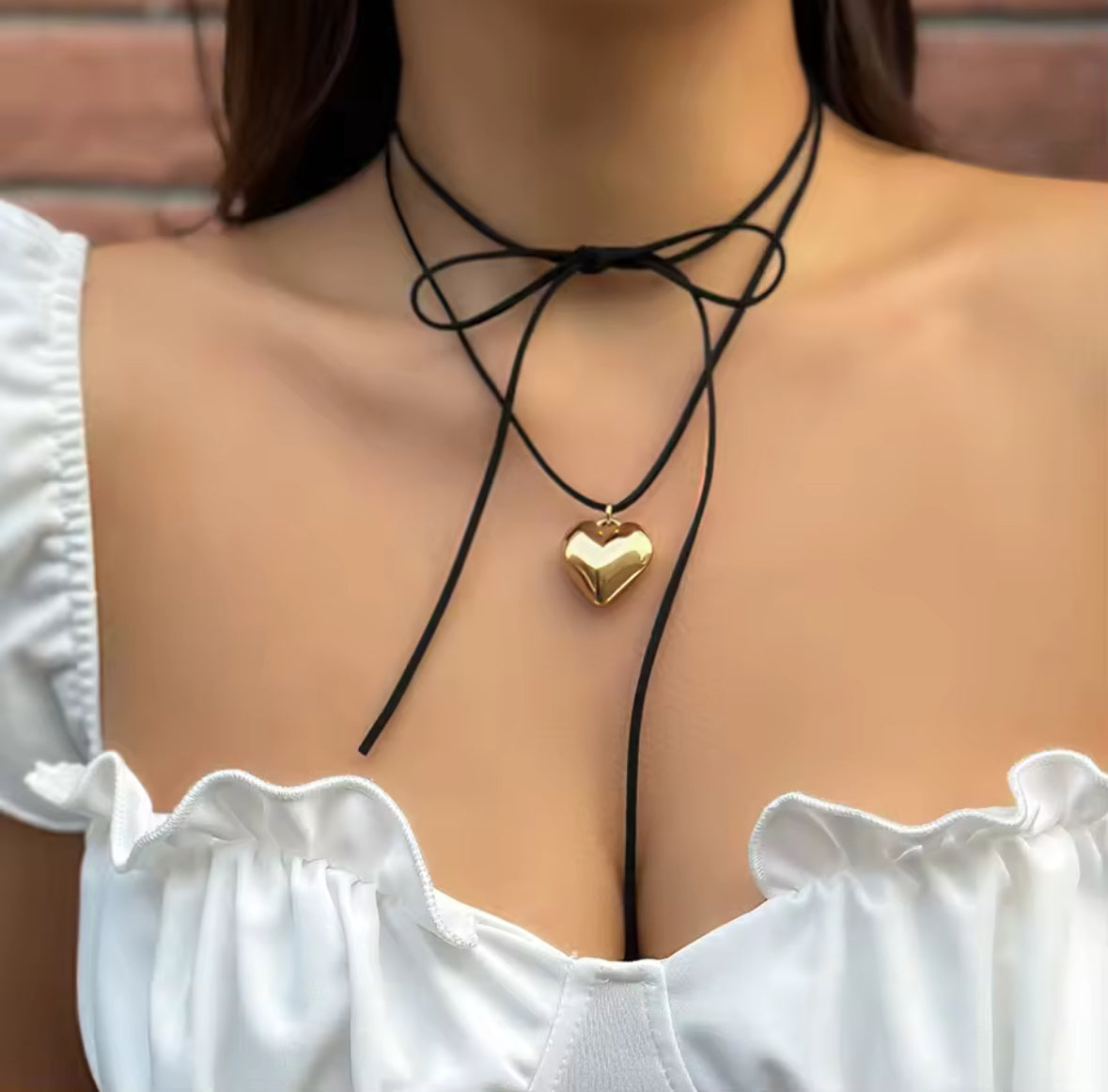 Collar Gargantilla Cuero Corazón Dorado Uhlalá