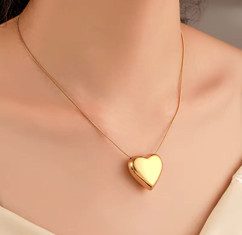 Collar Corazón Dorado Loving Me