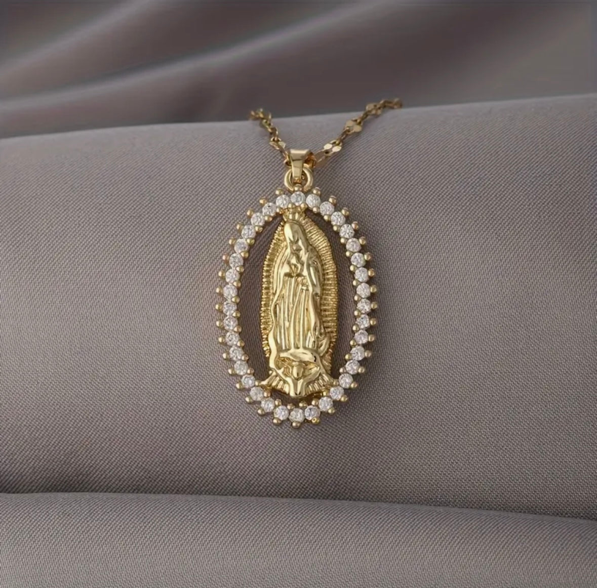 Collar Virgen Circones Óvalo